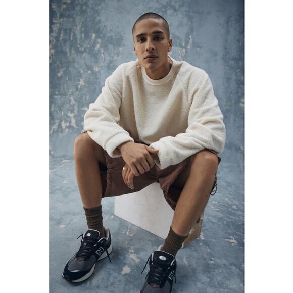 NWT Urban Outfitters Standard Cloth Free Throw Pile Fleece Crewneck Sweatshirt S - Picture 2 of 14